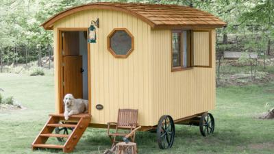 This Tiny Prefab Hut On Wheels Is Adorably Twee