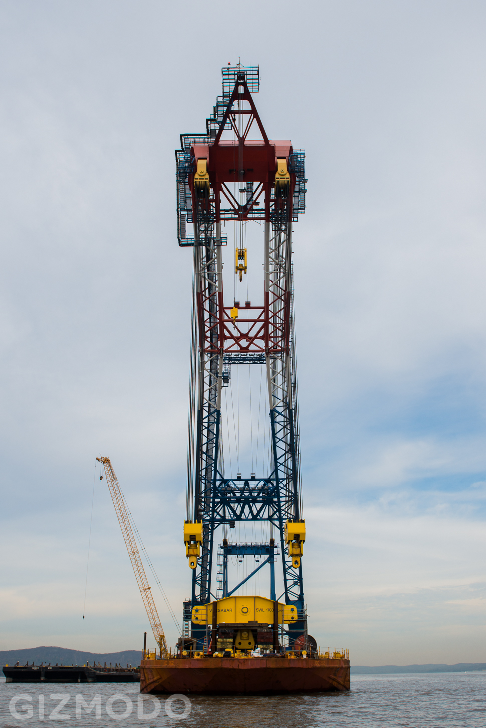 Meet The Floating Super-Crane Building The Tappan Zee Bridge