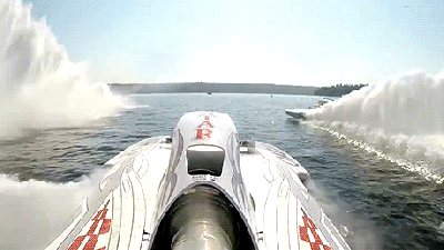 Insane GoPro Video Of The World’s Fastest Race Boats Crashing At 320km/h