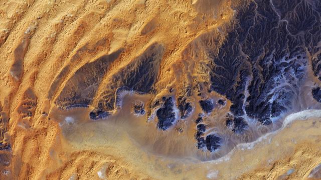 The Sahara Desert Sure Looks Unwelcoming