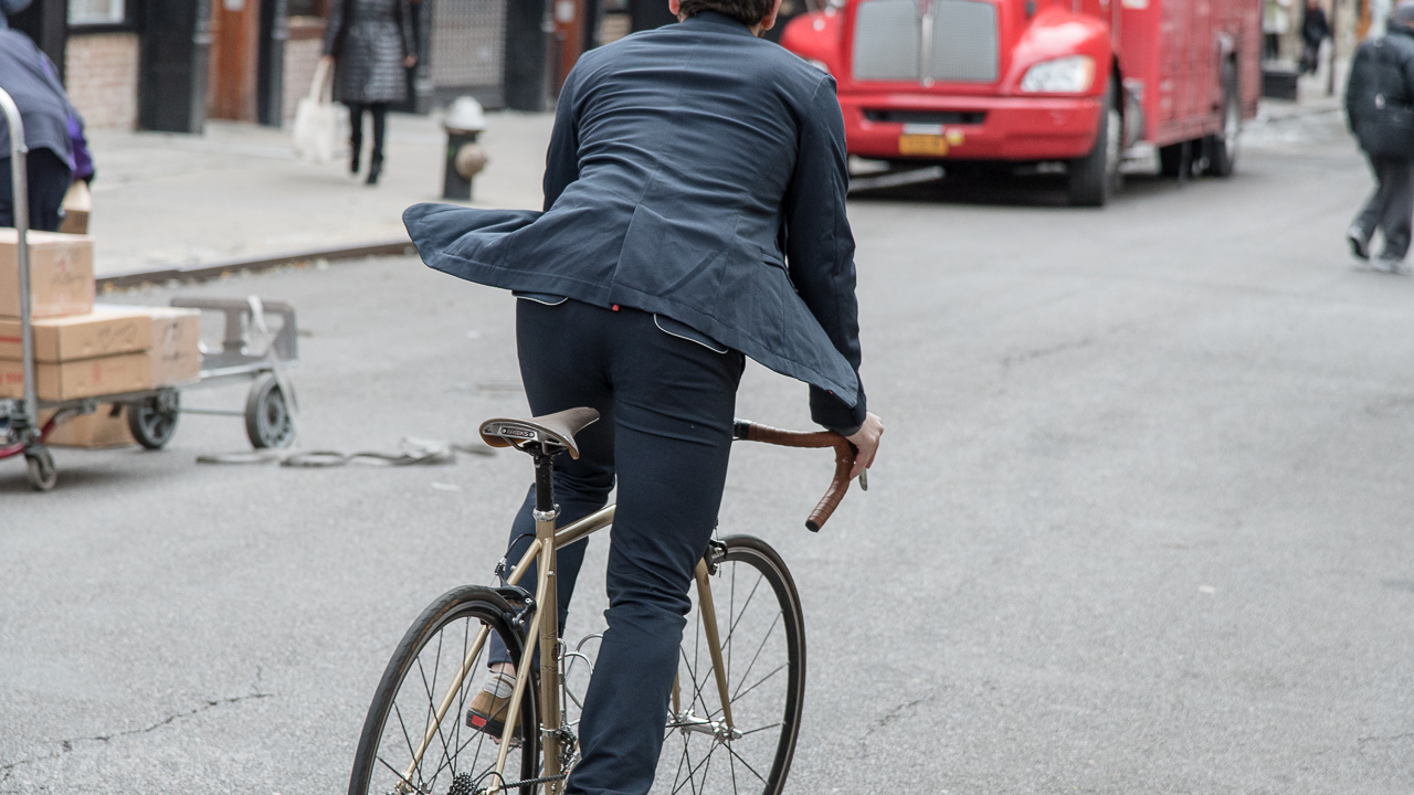 The Bike-Friendly Commuter Suit Review: Good At Bikes, Bad At Suit