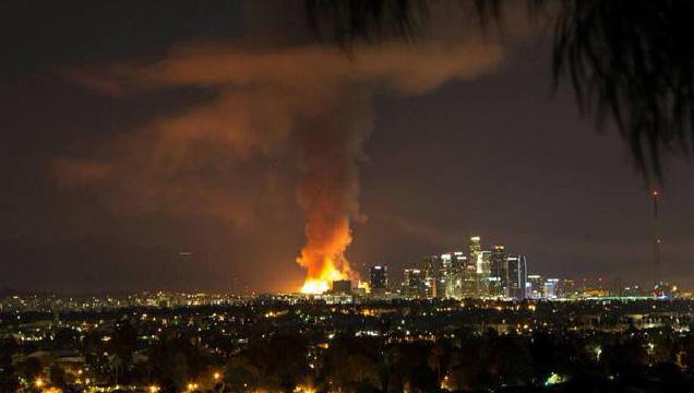Terrifying Images Of Massive Fire In Downtown Los Angeles