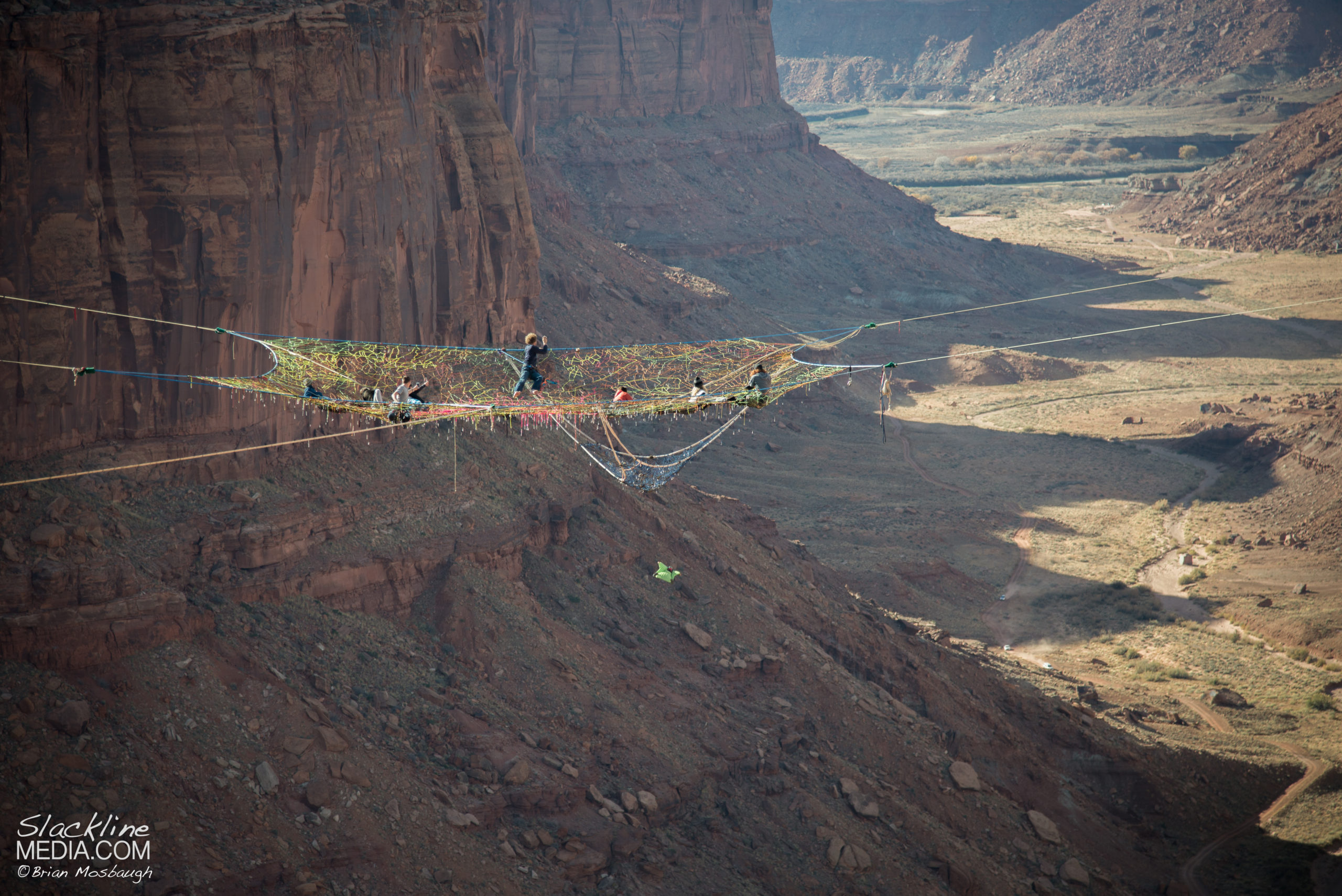Guys Hang Huge Hammock In The Middle Of 120m Canyon Void