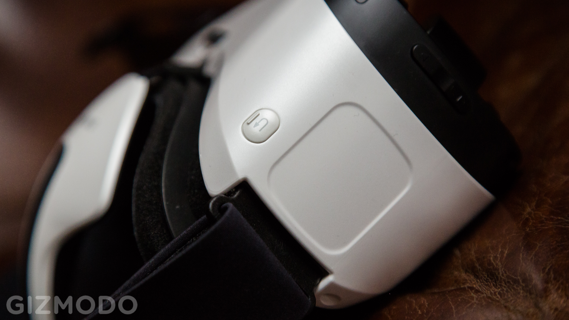 Samsung Gear VR Review: Hell Yes I’ll Strap This Phone To My Face