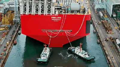 Building The World’s Largest Floating Object, In GIFs