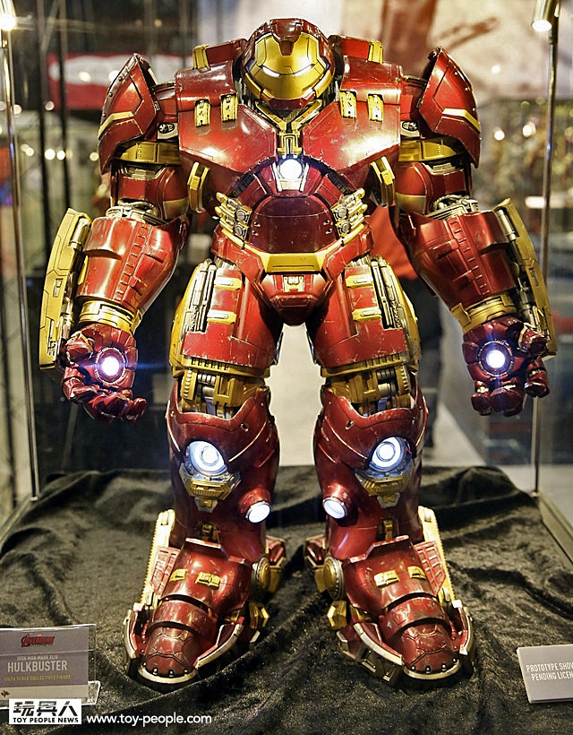 Hot Toys’ Iron Man Hulkbuster Could Be The Greatest Action Figure Ever