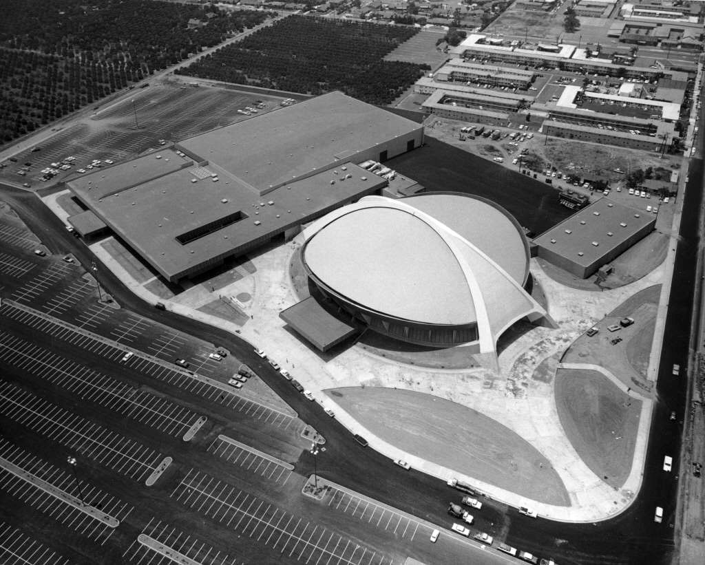 When Anaheim’s Flying-Saucer Arena Touched Down Near Disneyland