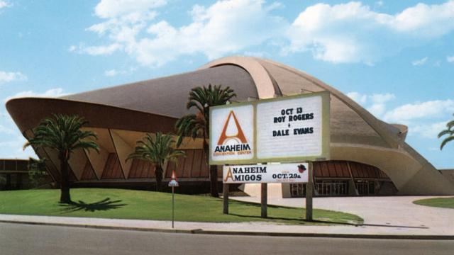 When Anaheim’s Flying-Saucer Arena Touched Down Near Disneyland