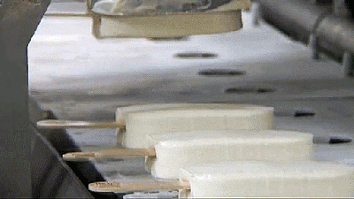 Hypnotising GIF Shows How Ice Creams Are Made
