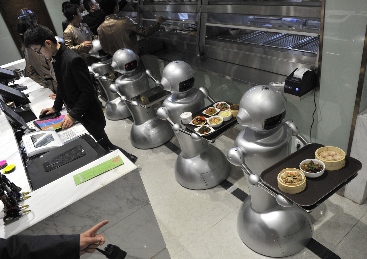 Wall.e Restaurant Staffed With Robots Opens In China