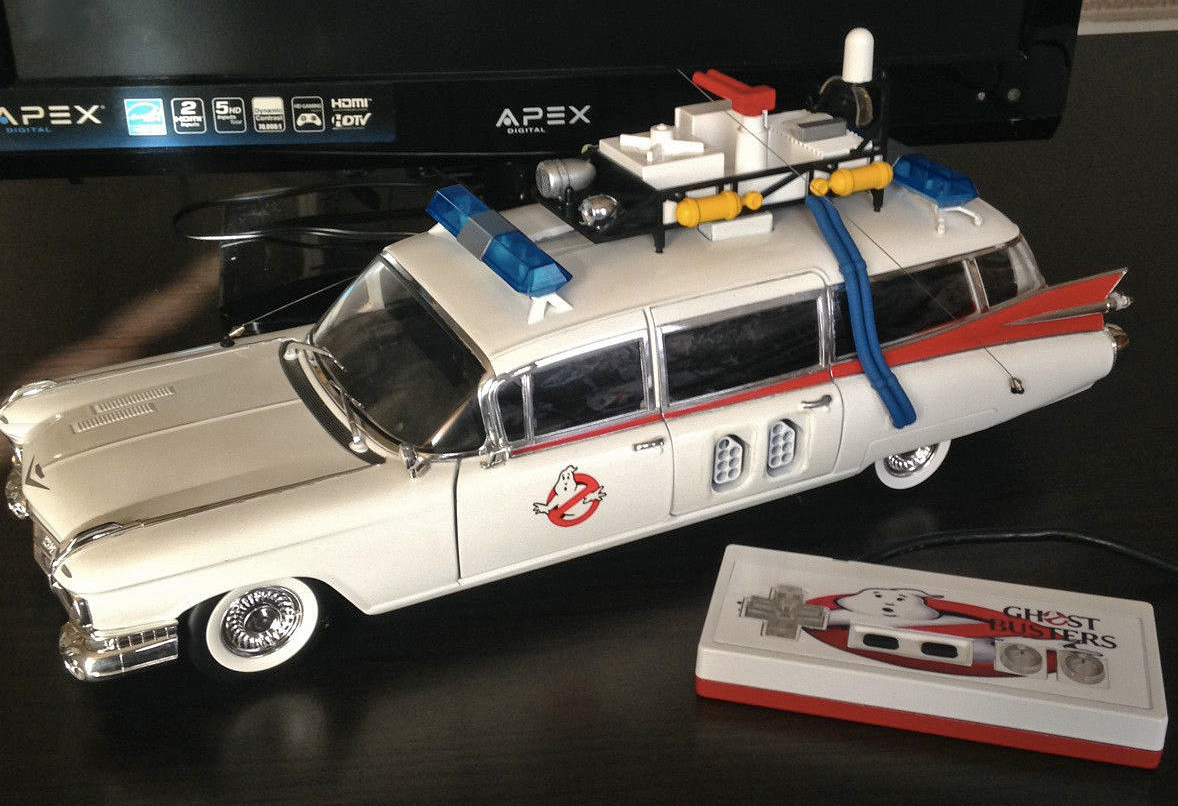 A Working NES Inside An Ecto-1 Is Everything Great About The ’80s