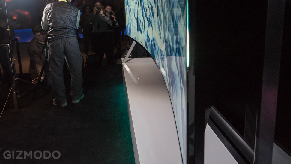 Samsung Made A 105-Inch Bendy UHD TV Because Why Wouldn’t They