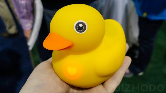 This Smart Rubber Duckie Makes Bathtime Even More Fun (and Safer)