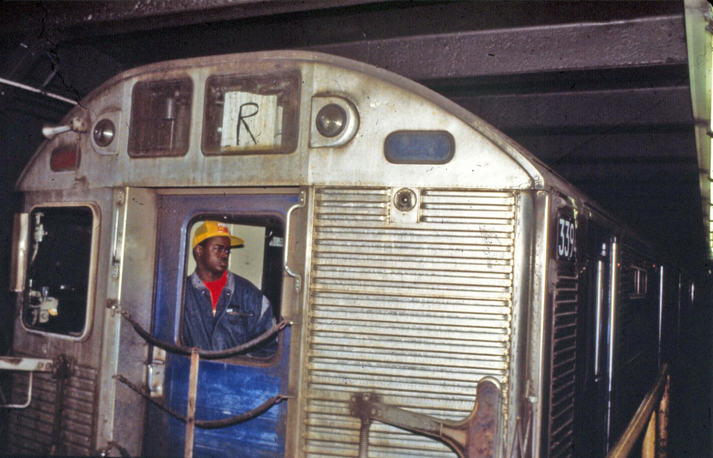 37 Rare And Beautiful Images Of The NYC Subway In The 1980s