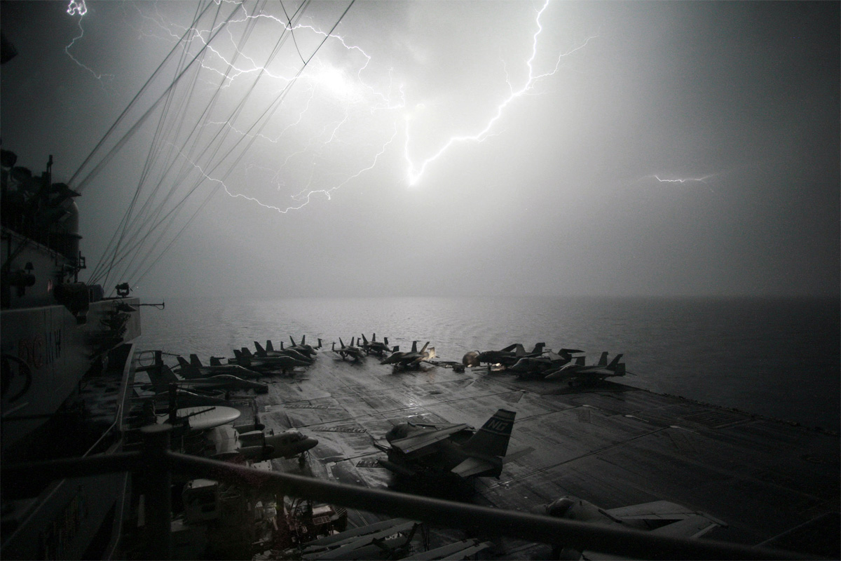 18 Terrifying Photos Of Ships In Trouble