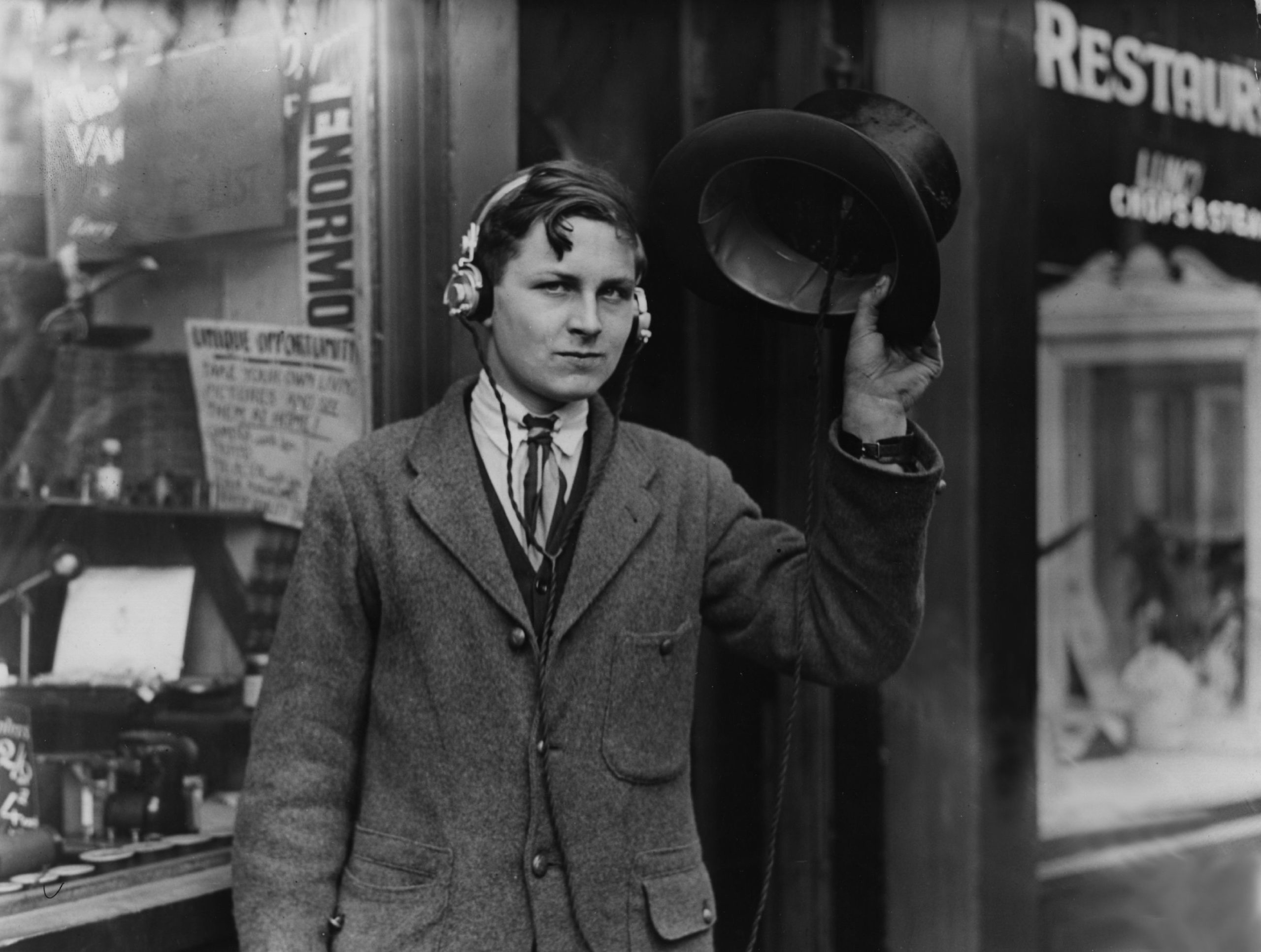 Wearable Tech In 1922 Was A Radio Inside Your Top Hat