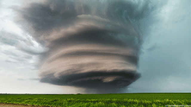Mesmerising Animated GIFs Of Haunting Supercell Thunderstorms