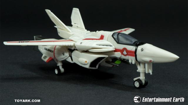 These 30th Anniversary Robotech Figures Are Pure Nostalgic Joy