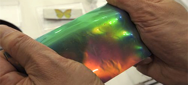 Colour-Changing Rubber Sheets Show Areas Of Extreme Stress When Stretched