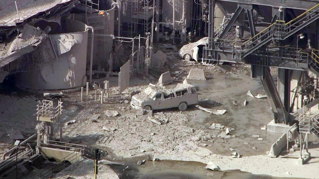 Oil Refinery Explodes In California, Blade Runner Flashbacks Ensue