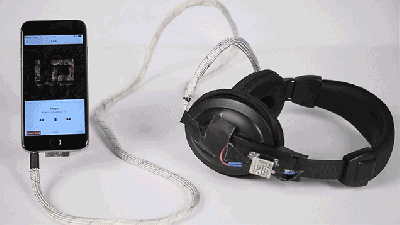 Pinchable Headphone Cords That Control Your Music Are A Brilliant Idea