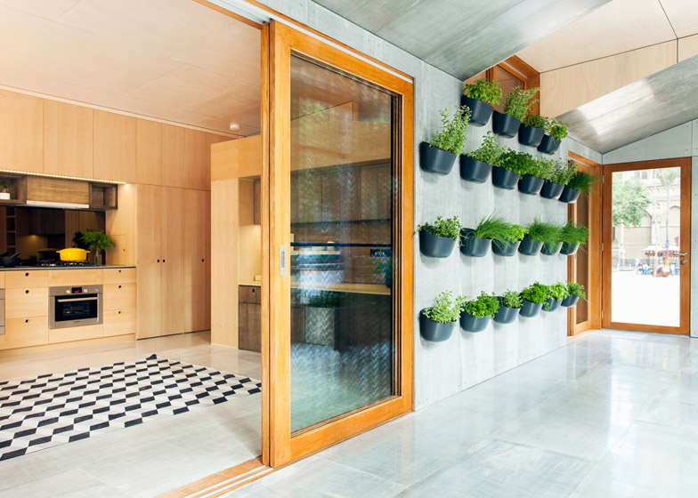 Australian Company Designs World’s First Carbon-Positive House