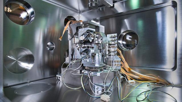 You’d Never Guess That This Space-Age Gadget Was A Microscope