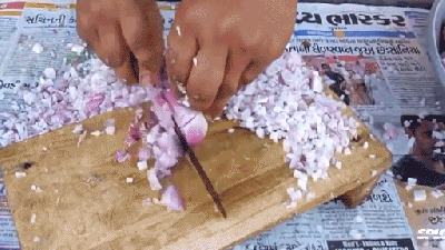 This Guy Can Chop Onions So Fast It’s Almost Unreal