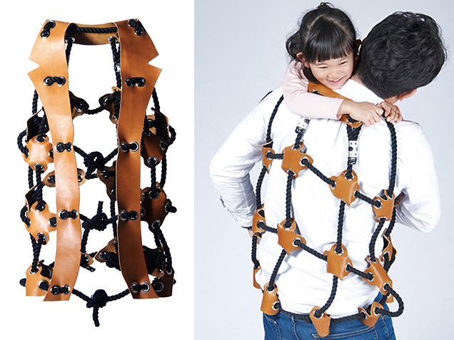Parents Become Human Jungle Gyms While Wearing This Rope Vest