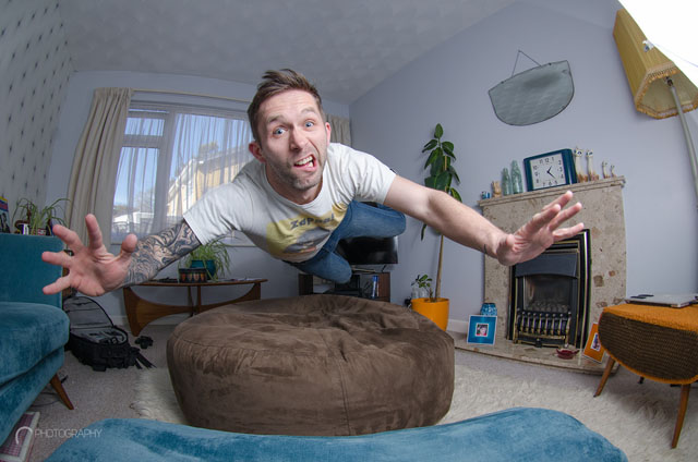 Man Creates Awesome Wiping Out-In-Kitchen Selfie