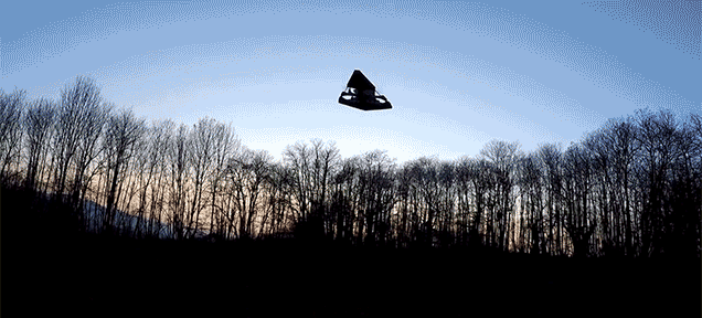 A Flying Star Destroyer Drone Looks Terrifying As It Descends From Above