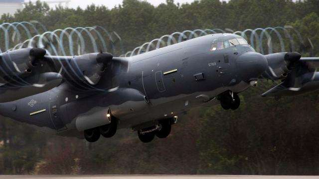 These Pretty Vortices Make This Super Hercules A Magical Aircraft