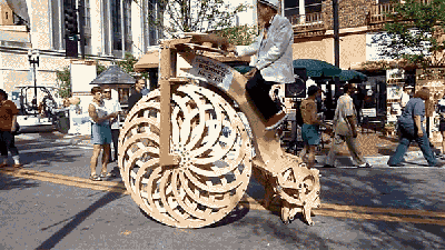This Giant Rolling, Walking Bike Can Probably Tackle Any Terrain
