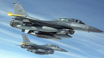 This Photo Of Flying F-16s Looks So Perfect I Can’t Believe It’s Real