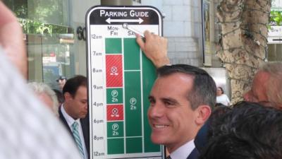 These New Parking Signs Are Brilliant, And Every City Should Copy Them