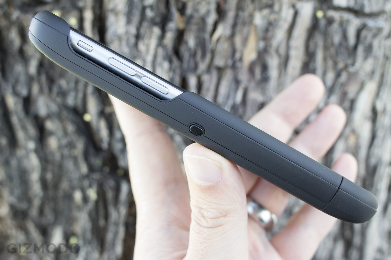 PopSlate Lightning Review: An iPhone Case With An E-Ink Screen
