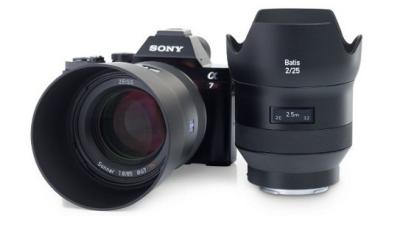 New Zeiss Lenses For Sony A7 Cameras Have OLED Displays For Some Reason