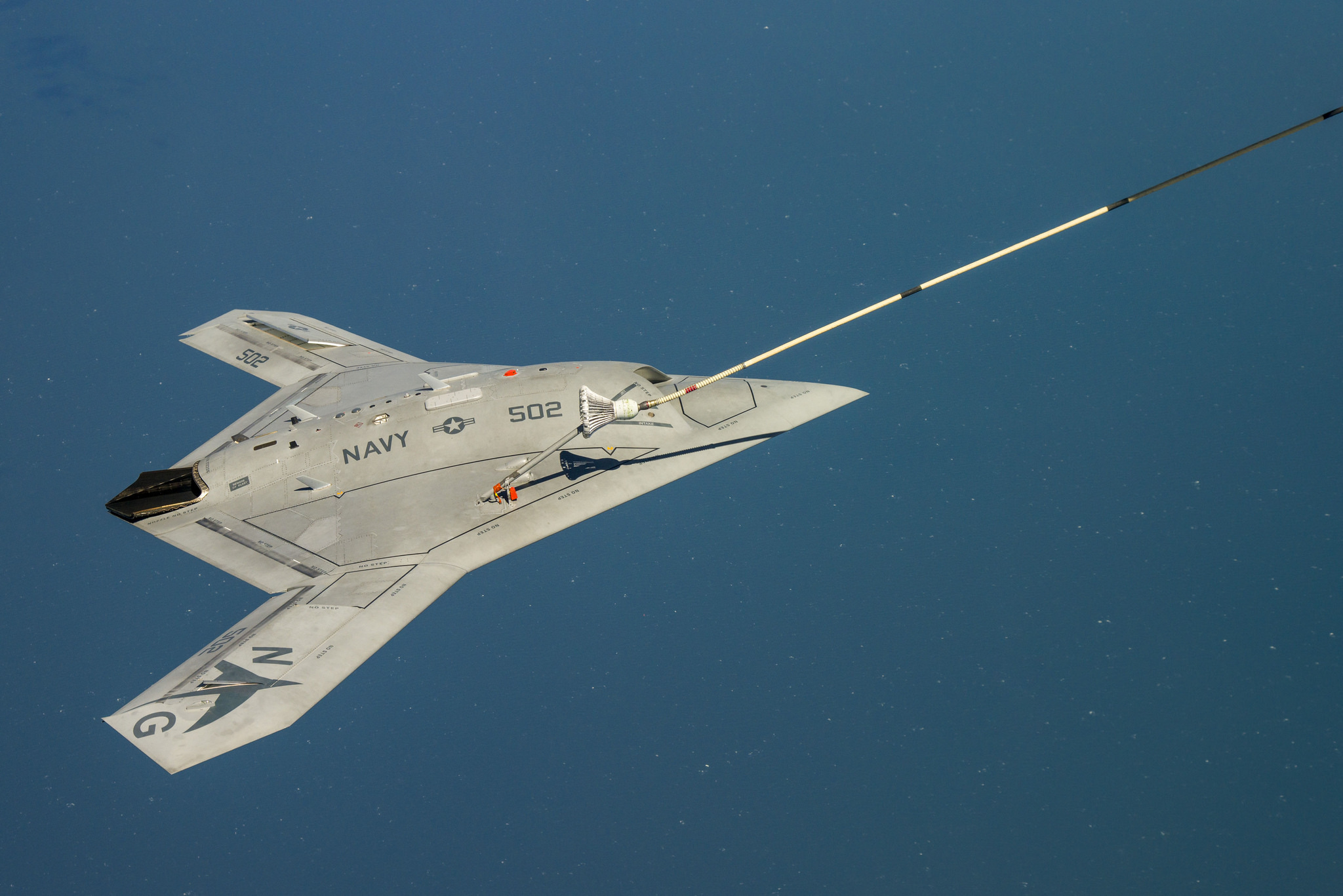 Awesome Video Shows Unmanned X-47B Drone Refuelling In The Air