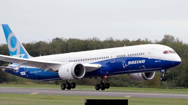 Boeing’s Dreamliner Has A Bug That Can Make It Lose Power Mid-Air 