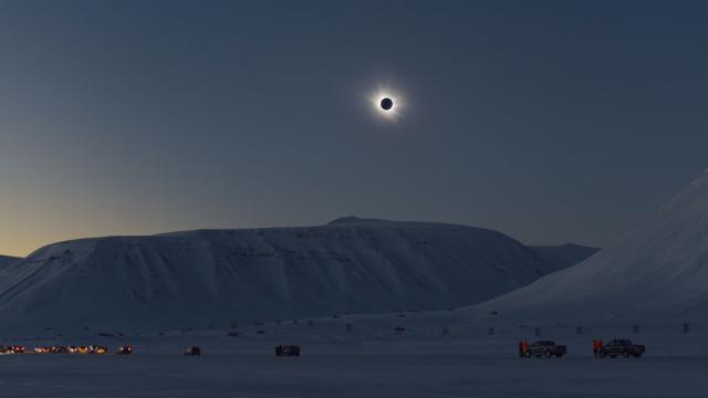 A Total Solar Eclipse Makes The Arctic Look Like An Alien World 