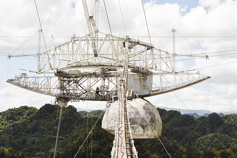 The Ageing Giant Of Telescopes, Shrouded In Tropical Mist 