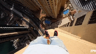 I Can’t Handle This Insane Parkour Run On Top Of A Really Tall Building