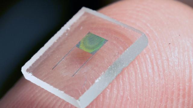 This Tiny Battery Could Make Small Chips Entirely Independent