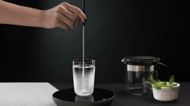 This ‘Kettle’ Rod Is A Brilliant Energy-Saving Way To Make Tea