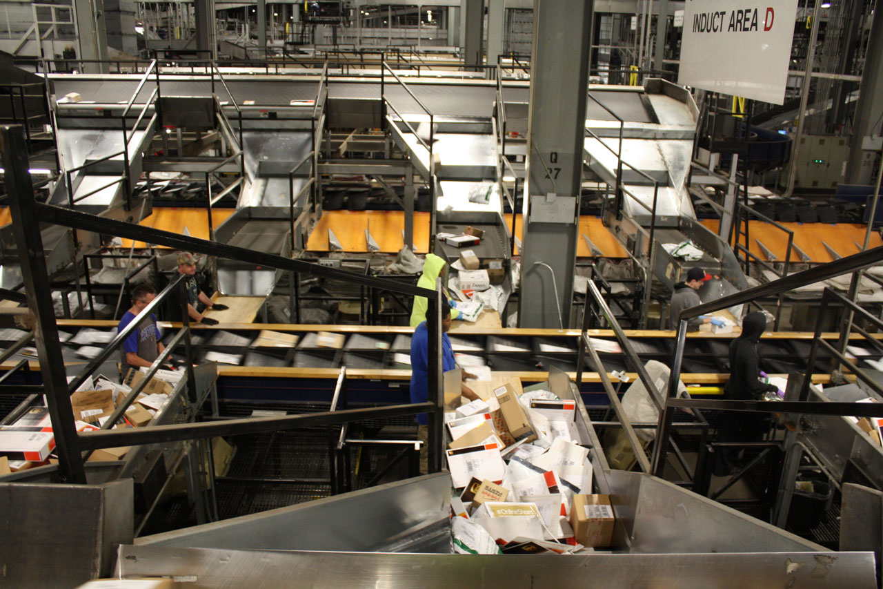 Inside The Automated UPS Complex That Sorts 7000 Packages A Minute