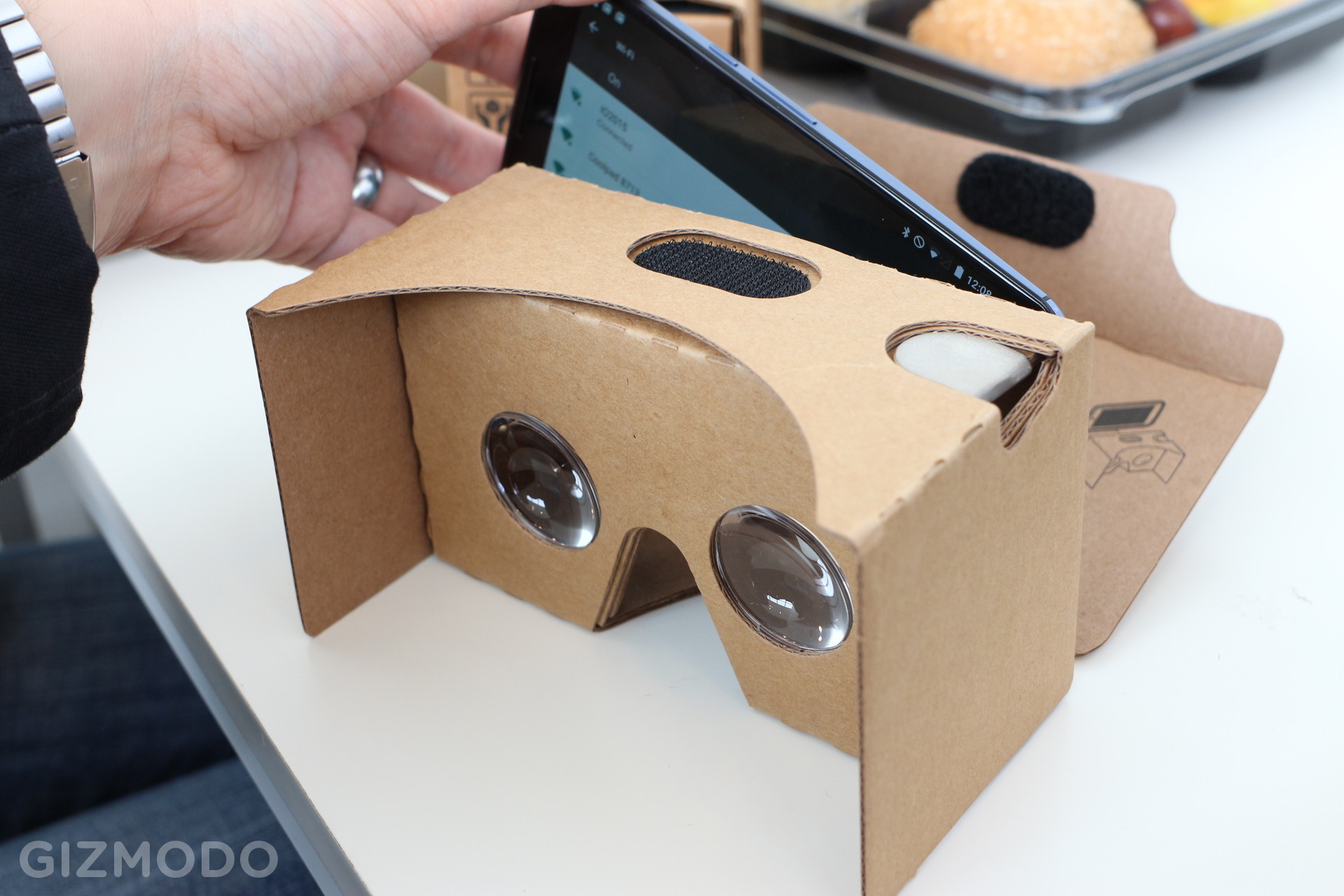 Google’s New Cardboard Hands-On: A Little Bigger, A Little Better