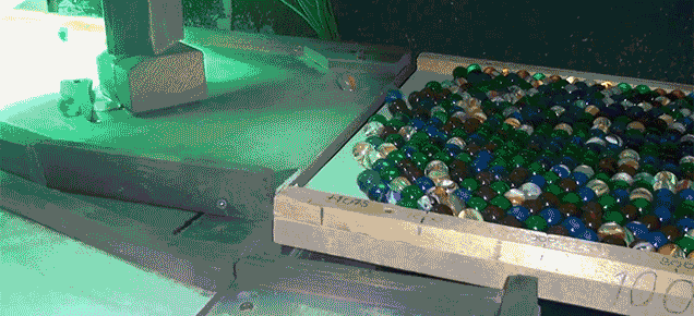 11,000 Marbles Running Through A Gigantic Maze Is Absolutely Deafening