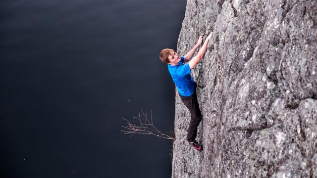 How To Climb Big Cliffs Without Ropes And Not Die