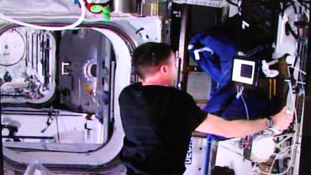 This ISS To Earth ‘Handshake’ Was First Space-To-Ground Remote Control