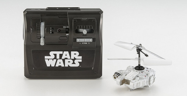 Re-enact Epic Star Wars Battles In Your Bedroom With These Tiny RC Toys